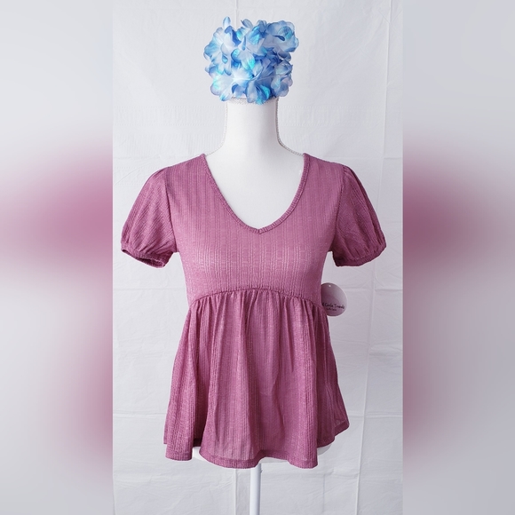 FULL CIRCLE TRENDS Lace Pleplum Top - Picture 1 of 5